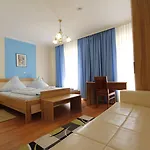 Adria Stuben 3*