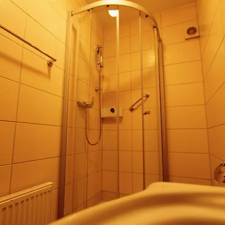 Adria Stuben فندق