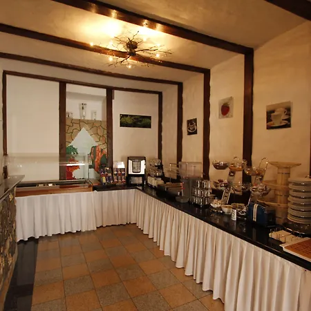 فندق Adria Stuben