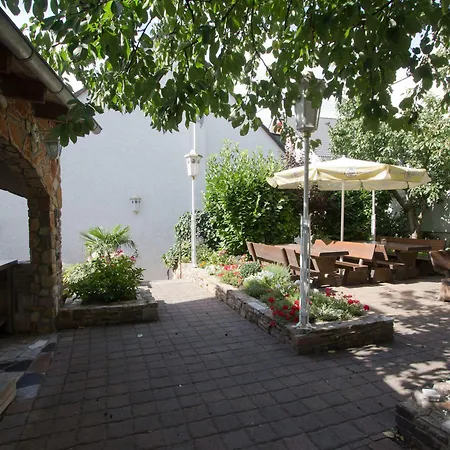 Adria Stuben فندق