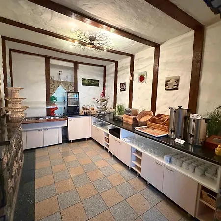 Adria Stuben فندق